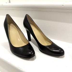 Lauren Ralph Lauren Black Leather Heels Size 8 (Runs small)